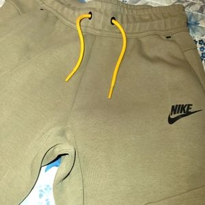 Nike Tech sweat parts